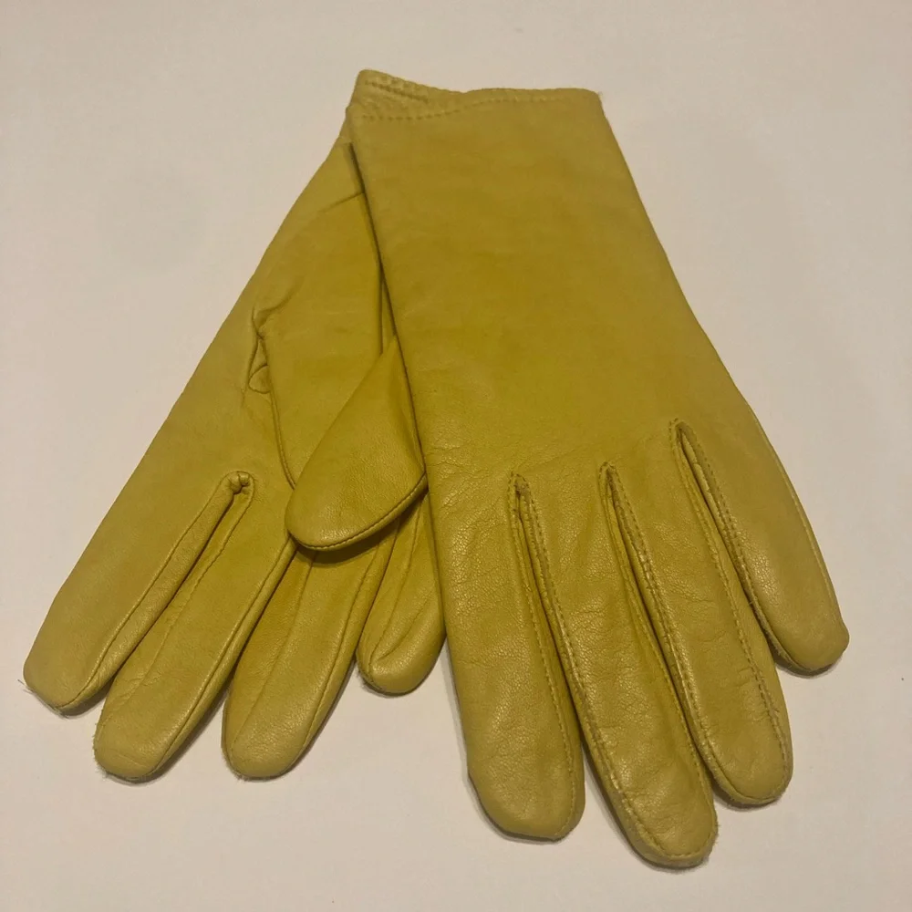 Yellow Leather Gloves
Item# TSg1 - Picture 3 of 4